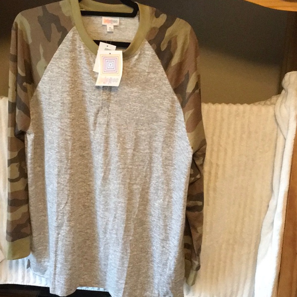 LuLaRoe Mark long sleeve tee